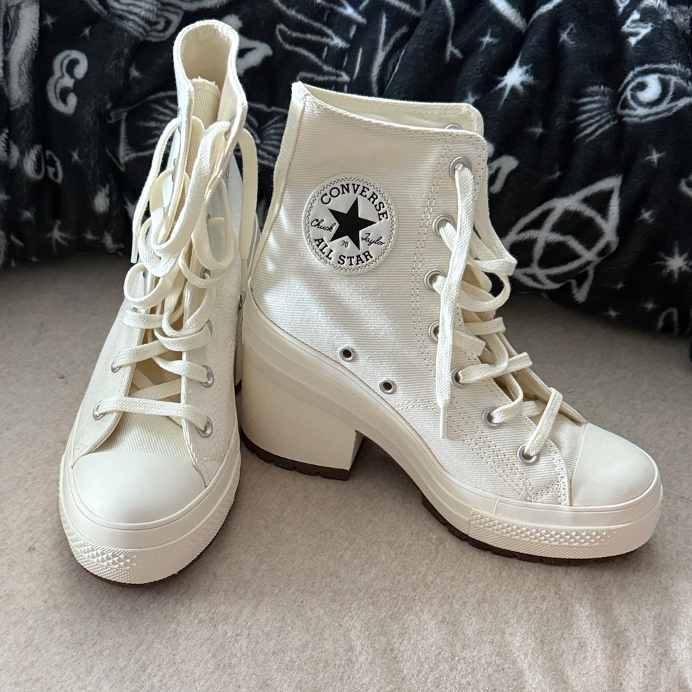 Converse Women's Cream Lace-Up Boots